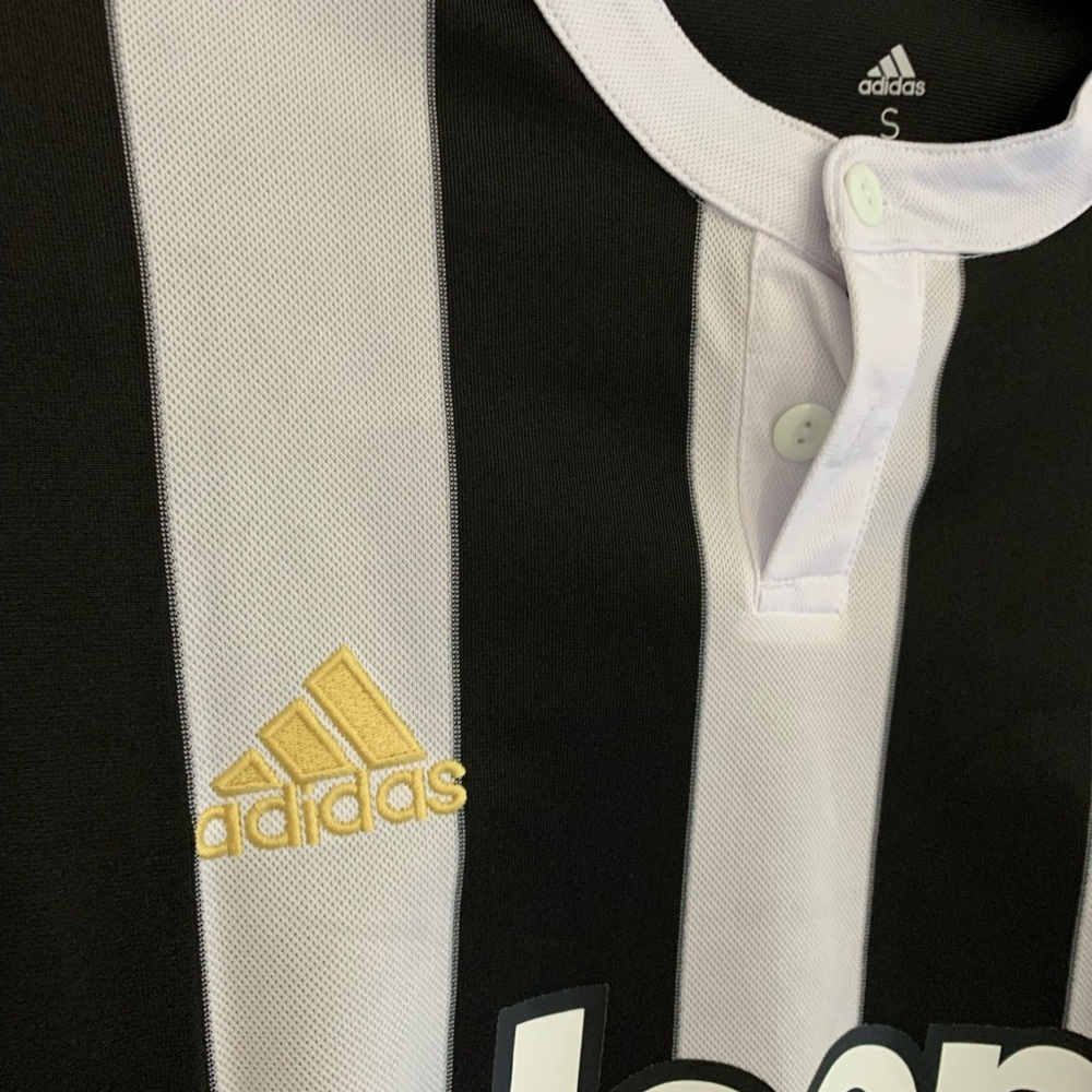 Juventus 17/18 Jerseys - Picture 4 of 12